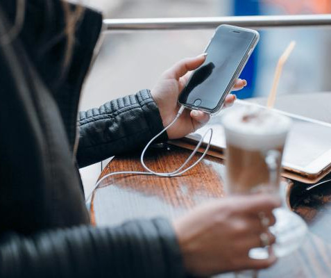 Як обрати адаптер для зарядки смартфона та планшета: сучасний огляд